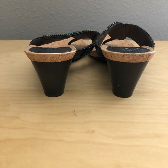 Kenneth Cole Reaction Wedge Sandals - Picture 6 of 16